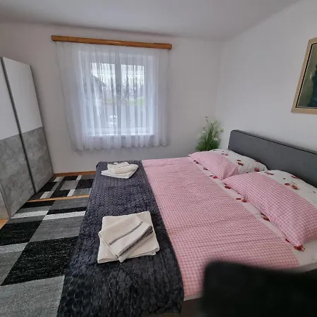 Donaublick 1 , Spitzfeldstr 1 3*