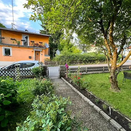 Donaublick 1 , Spitzfeldstr 1 Hotel