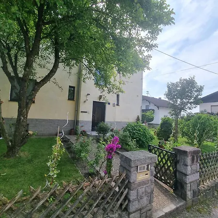 Donaublick 1 , Spitzfeldstr 1 Hotel