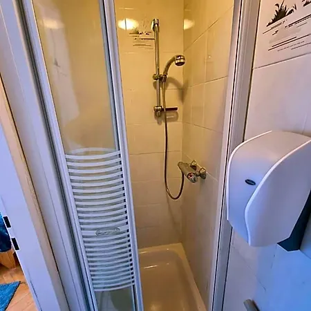 Szálloda Donaublick 1 , Spitzfeldstr 1 3*
