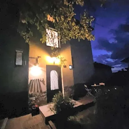 Szálloda Donaublick 1 , Spitzfeldstr 1
