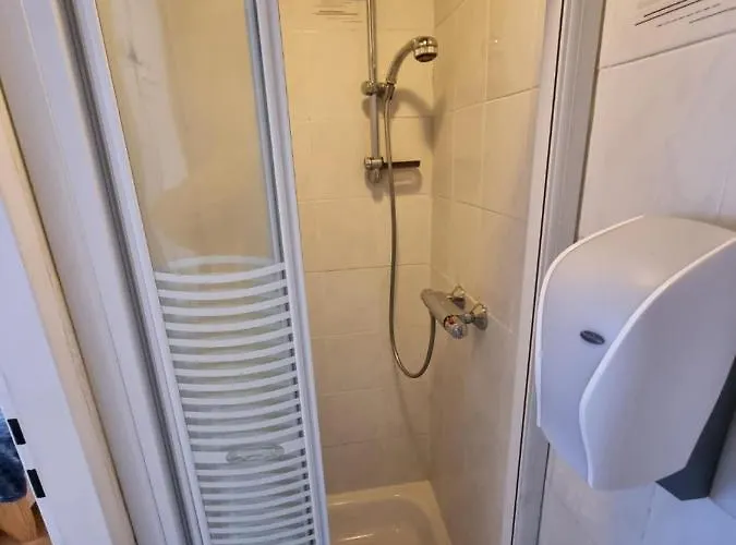 Otel Donaublick 1 , Spitzfeldstr 1 Grein