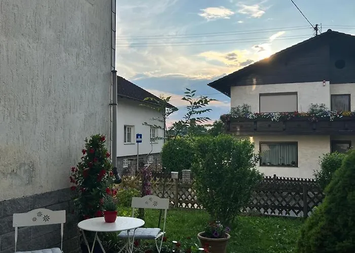 Donaublick 1 , Spitzfeldstr 1 3*