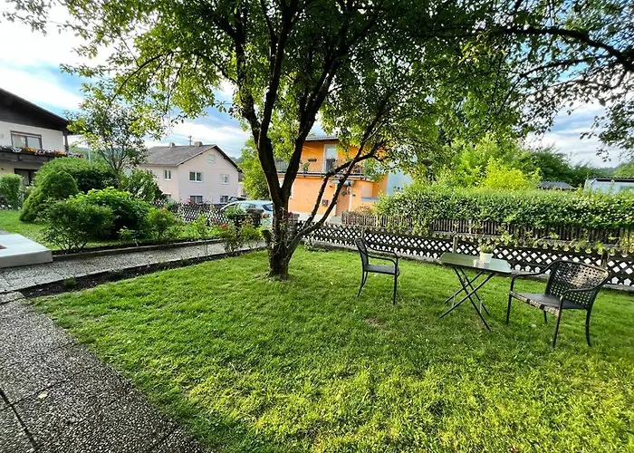 Otel Donaublick 1 , Spitzfeldstr 1 3*