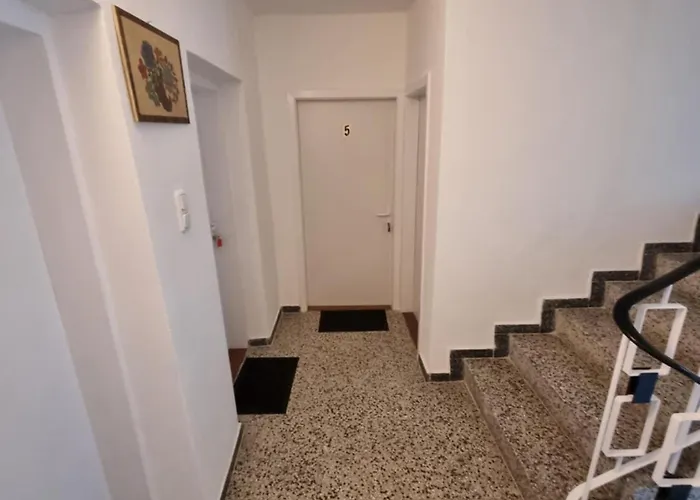 Otel Donaublick 1 , Spitzfeldstr 1 3*