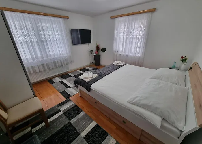 Donaublick 1 , Spitzfeldstr 1 Otel 3*