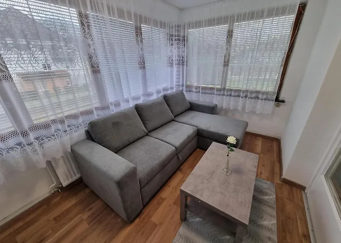 Donaublick 1 , Spitzfeldstr 1 Otel 3*