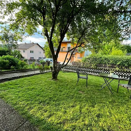 Hotel Donaublick 1 , Spitzfeldstr 1 3*