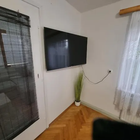 Hotel Donaublick 1 , Spitzfeldstr 1