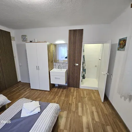 Hotel Donaublick 1 , Spitzfeldstr 1 3*