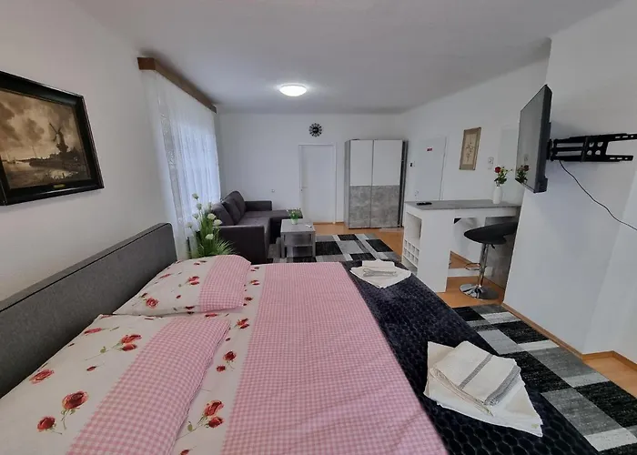 Hotel Donaublick 1 , Spitzfeldstr 1 Grein