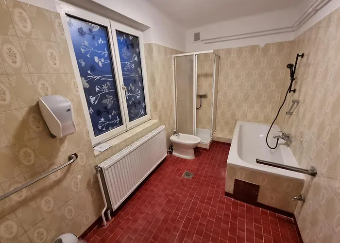 Hotel Donaublick 1 , Spitzfeldstr 1