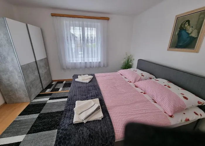 Donaublick 1 , Spitzfeldstr 1 3*