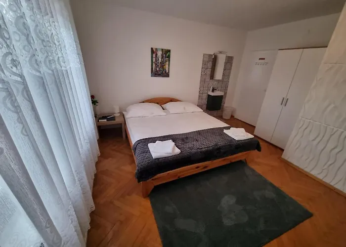 Hotel Donaublick 1 , Spitzfeldstr 1 Grein