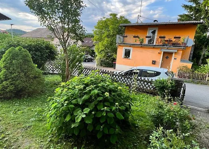 Hotel Donaublick 1 , Spitzfeldstr 1