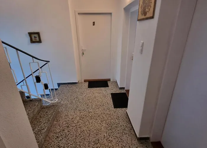 Donaublick 1 , Spitzfeldstr 1 Hotel