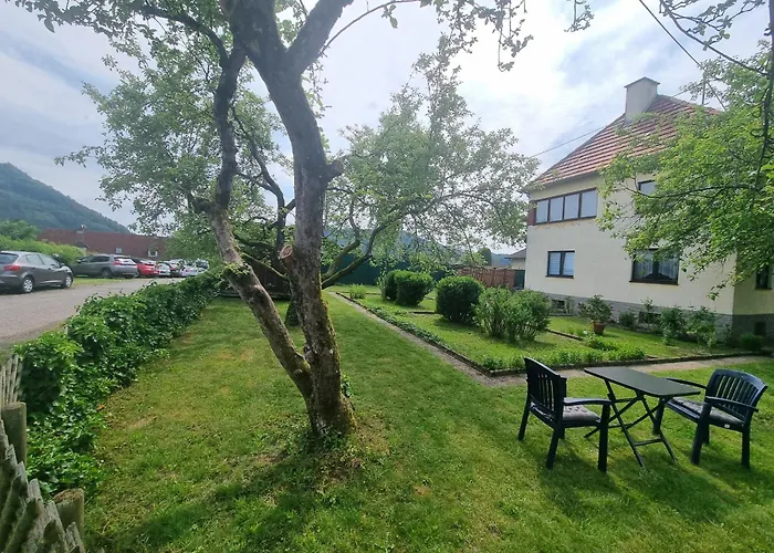 Hotel Donaublick 1 , Spitzfeldstr 1